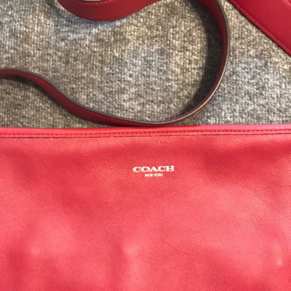 Red Coach bag - Picture 2 of 7